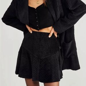 Free People NWT velvet Camden Mini skirt - Size M - Color: Black